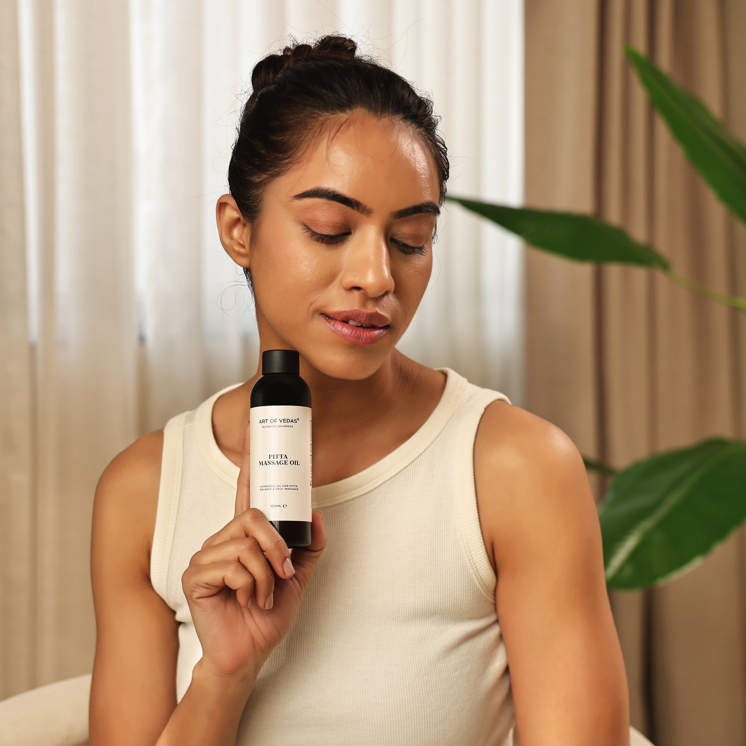 Ayurveda Pitta Massage Oil by Art of Vedas - Cooling Ayurvedic Body Oil for Pitta Dosha Balance, Skin Soothing and Natural Herbal Wellness